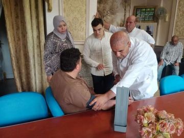 فحوصات طبية عاجلة لأسرة السائق ضحية حادث الطريق الإقليمى بالمنوفية.. صور