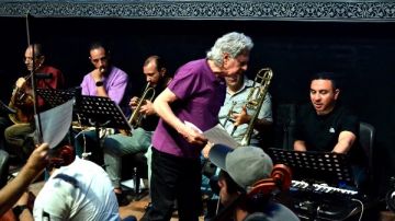 سليم سحاب يجري البروفات النهائية لحفل 30 يونيو على مسرح البالون