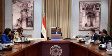 مدبولي يوجه بالتزام الفنادق بتشغيل محطات تحلية المياه الخاصة بها مدبولي يوجه بالتزام الفنادق بتشغيل محطات تحلية المياه الخاصة بها