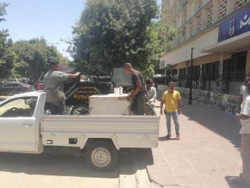 إغلاق وتشميع 10 محلات مخالفة بسور السكة الحديد بمدينة أسوان