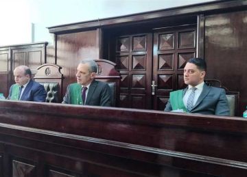 أقصى درجات الرأفة.. جنايات المنصورة تقضي بالحبس 6 أشهر للمتهم بالتخلص من والده بمساعدة صديقه أقصى درجات الرأفة.. جنايات المنصورة تقضي بالحبس 6 أشهر للمتهم بالتخلص من والده بمساعدة صديقه