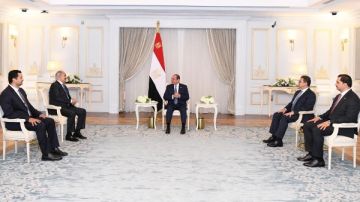 الرئيس السيسي: استقرار ليبيا يبدأ بخريطة طريق سياسية وانتخابات شاملة.. فيديو الرئيس السيسي: استقرار ليبيا يبدأ بخريطة طريق سياسية وانتخابات شاملة.. فيديو