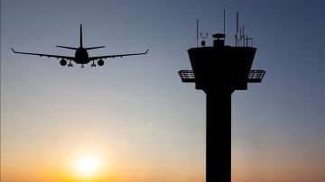 الكويت تعلن إغلاق المجال الجوي بعد الهجمات الإيرانية الكويت تعلن إغلاق المجال الجوي بعد الهجمات الإيرانية