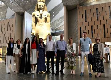 رئيس وزراء صربيا يزور المتحف المصري الكبير والقومي للحضارة ومنطقة أهرامات الجيزة