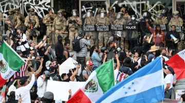 وصول 4000 جندي و700 من قوات المارينز إلى كاليفورنيا تحسبا للاضطرابات