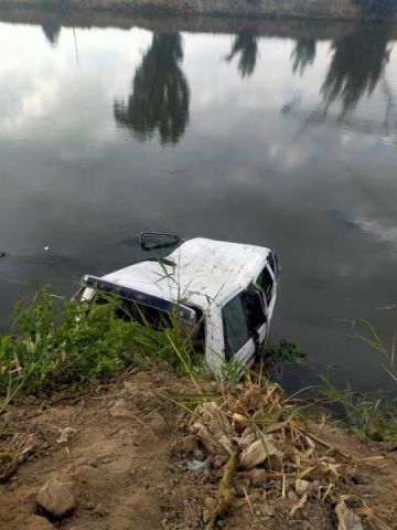 إصابة 5 أشخاص في حادث انقلاب ميكروباص داخل ترعة بأطفيح