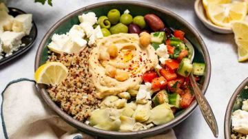 احذر من الدايت.. تأثيرات نفسية غير متوقعة بسبب التقييد المفرط للسعرات الحرارية احذر من الدايت.. تأثيرات نفسية غير متوقعة بسبب التقييد المفرط للسعرات الحرارية