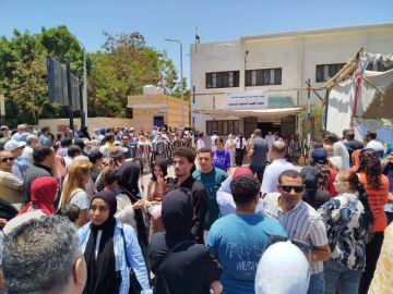 شكاوى بين طلاب الثانوية العامة عقب امتحان اللغة العربية بالبحر الأحمر: لم يكن في مستوى الطالب المتوسط شكاوى بين طلاب الثانوية العامة عقب امتحان اللغة العربية بالبحر الأحمر: لم يكن في مستوى الطالب المتوسط