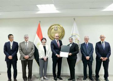 وزير التعليم والنائب الأول لرئيس جايكا يكرمان الدفعة الرابعة من مدربي أنشطة التوكاتسو