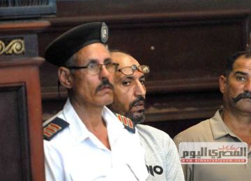 بعد تنحي محاميه.. سفاح المعمورة يدافع عن نفسه أمام محكمة جنايات الإسكندرية (فيديو) بعد تنحي محاميه.. سفاح المعمورة يدافع عن نفسه أمام محكمة جنايات الإسكندرية (فيديو)