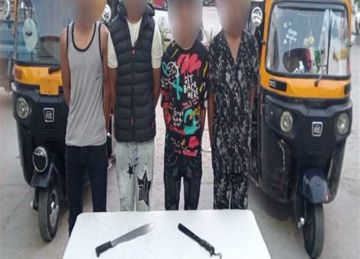  الداخلية : ضبط طرفي مشاجرة بالأسلحة البيضاء بين سائقي توك توك بالبحيرة