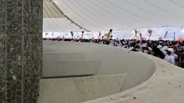 بسهولة ودون تكدس.. ضيوف الرحمن يرمون الجمرات الثلاث في أول أيام التشريق بسهولة ودون تكدس.. ضيوف الرحمن يرمون الجمرات الثلاث في أول أيام التشريق