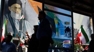 تحسبا لاغتياله.. المرشد الأعلى الإيراني يختار 3 لخلافته