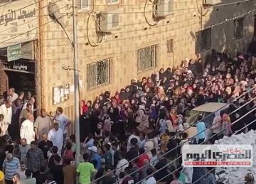 دهشور تودع لوجي .. تشييع جثمان الصغيرة التي قتلت على يد جارتها من أجل قرط ذهبي