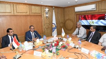 خلال مناقشة تحديات القطاع الصحي..محافظ قنا يضع آليات للنهوض بالخدمات الطبية