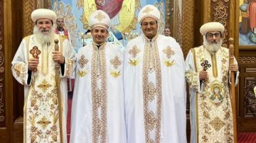 رسامة كاهنين جديدين بإيبارشية شرق المنيا.. صور