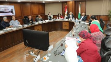 محافظ الجيزة يعقد لقاء الثلاثاء الأسبوعي لبحث شكاوى وطلبات المواطنين محافظ الجيزة يعقد لقاء الثلاثاء الأسبوعي لبحث شكاوى وطلبات المواطنين