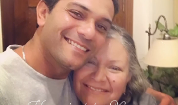 والدة آسر ياسين تروي موقف مؤثر من طفولته: دلوقتي هو اللي بيطبطب علينا