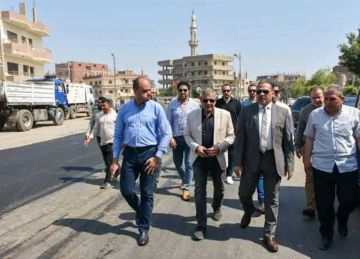 بـ65 مليون جنيه.. محافظ الشرقية يتفقد أعمال رصف وتطوير طريق أبو حاكم