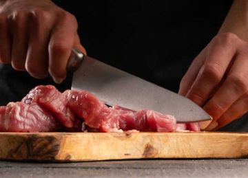 أستاذ رقابة على اللحوم يحذر من أجزاء في الذبيحة ممنوع تناولها