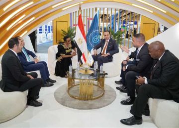  الرعاية الصحية تبحث تعزيز التعاون مع وفود أوغندية وموزمبيقية بمؤتمر صحة إفريقيا 