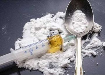 المؤبد لأمين شرطة والمشدد لعامل بتهمة الاتجار في المخدرات بسوهاج