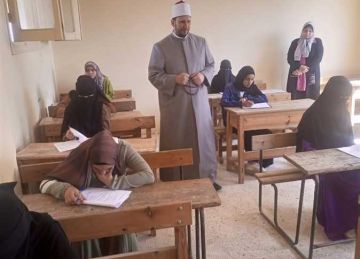 الثانوية الأزهرية 2025.. طلاب أدبي يؤدون الامتحان في الإحصاء والفلسفة دون شكاوى بالمنيا