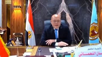 شاهد رئيس جامعة سوهاج يفاجئ 43 من أوائل الكليات بقرار تعينهم كمعيدين