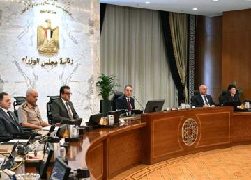 الحكومة لـ المواطنين: ترشيد الكهرباء ضرورة شديدة.. ولا داعي للقلق بشأن السلع الأساسية الحكومة لـ المواطنين: ترشيد الكهرباء ضرورة شديدة.. ولا داعي للقلق بشأن السلع الأساسية