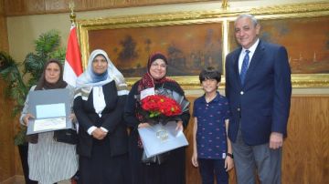 رمز للعطاء والتضحية.. محافظ الغربية يكرم الأمهات المثاليات ويؤكد: المرأة المصرية ستظل ركيزة بناء الوطن رمز للعطاء والتضحية.. محافظ الغربية يكرم الأمهات المثاليات ويؤكد: المرأة المصرية ستظل ركيزة بناء الوطن