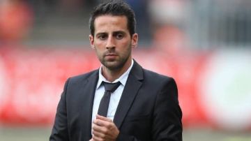 مصدر بالزمالك: يانيك فيريرا يقترب من قيادة الفريق الأول مصدر بالزمالك: يانيك فيريرا يقترب من قيادة الفريق الأول