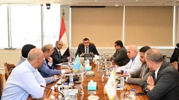 وزير الإسكان يستقبل مسئولي شركة Guardian Glass العالمية المتخصصة في صناعة الزجاج وزير الإسكان يستقبل مسئولي شركة Guardian Glass العالمية المتخصصة في صناعة الزجاج