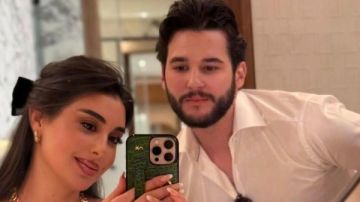 ياسمين عبد العزيز تشارك صورا جديدة برفقة شقيقها شاهد