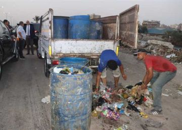 محافظ القليوبية يضبط سيارة تلقي مخلفات خطرة على طريق ترعة الإسماعيلية