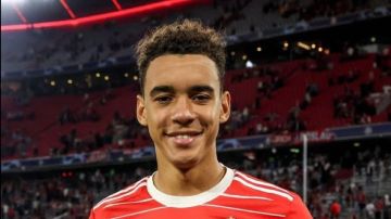 بايرن ميونخ يتلقى دفعة قوية بعودة موسيالا قبل مواجهة الحسم أمام بنفيكا