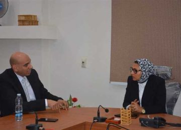 نائب محافظ الوادي الجديد تبحث إطلاق تطبيق إلكتروني للخدمات الحكومية الجماهيرية