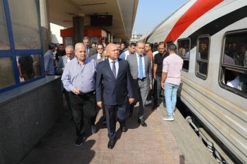 وزير النقل يتفقد محطة مصر برمسيس.. ويؤكد: تطبيق مبدأ الثواب والعقاب والتصدي بحزم لأي محاولة لسرقة أو إتلاف الممتلكات