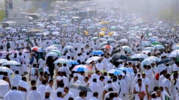 السلطات السعودية: اكتمال وصول الحجاج إلى مشعر منى لقضاء يوم التروية