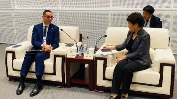 وزير الاستثمار والتجارة الخارجية يشارك بفعاليات المنتدى الاقتصادي العالمي بالصين