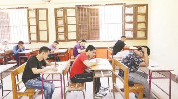 التعليم تلزم لجان الثانوية العامة بوقت إضافي حال تأخر توزيع أسئلة الامتحان