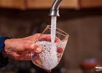  الماء وحده لا يكفي .. هذه الأطعمة ترطب جسمك حتى لا يصاب بالجفاف