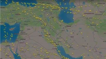 لحظة هروب الطائرات من أجواء إيران أثناء الضربات الإسرائيلية شاهد لحظة هروب الطائرات من أجواء إيران أثناء الضربات الإسرائيلية شاهد