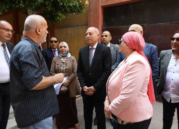 محافظ القاهرة يتفقد امتحانات المواد الأساسية لطلاب الثانوية العامة محافظ القاهرة يتفقد امتحانات المواد الأساسية لطلاب الثانوية العامة