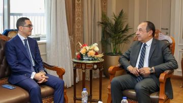 وزيرا قطاع الأعمال والاستثمار يروجان للفرص الاستثمارية بقطاع الغزل