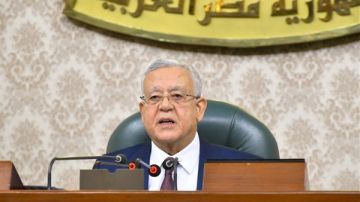 جبالي منتقدا غياب النواب: ليس لإحراج الغائبين والمعني في بطن الشاعر