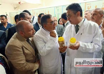 بـ315 طن دقيق يوميا.. وزير التموين ومحافظ الدقهلية يتابعات توريد القمح بصومعة سندوب بـ315 طن دقيق يوميا.. وزير التموين ومحافظ الدقهلية يتابعات توريد القمح بصومعة سندوب