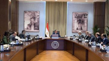 مدبولي يشهد توقيع اتفاقية تشغيل وصيانة متكاملة لمنطقة الأعمال المركزية بالعاصمة الإدارية مدبولي يشهد توقيع اتفاقية تشغيل وصيانة متكاملة لمنطقة الأعمال المركزية بالعاصمة الإدارية