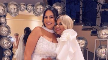 مفيدة شيحة تحتفل بحناء ابنتها منة وسط أجواء عائلية بحضور نجوم الفن والإعلام