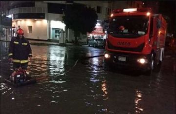 الداخلية تنشر عناصرها لتأمين الطرق ومساعدة المواطنين في الطقس السيئ.. صور الداخلية تنشر عناصرها لتأمين الطرق ومساعدة المواطنين في الطقس السيئ.. صور