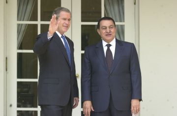 المتغطي بالأمريكان عريان.. إعلامي وبرلماني مصري يروي تفاصيل المؤامرة الأمريكية على مبارك